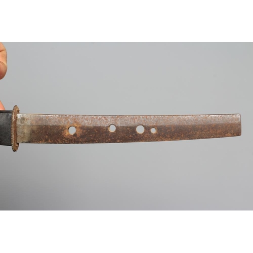 353 - A JAPANESE KATANA, Edo period, with 24 3/4