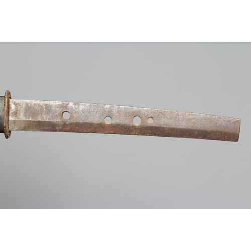 353 - A JAPANESE KATANA, Edo period, with 24 3/4