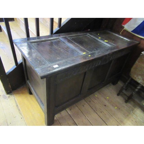 1149 - ANTIQUE OAK COFFER