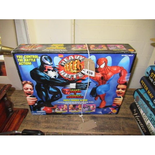 430 - BOXED 1990S MARVEL HEAVY HITTERS VENOM VS SPIDERMAN TOY