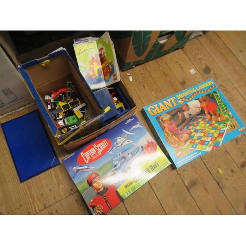 456 - QUANTITY OF TOYS AND COMPUTER GAMES INCLUDING BOXED CAPTAIN SCARLETT SPECTRUM COMMAND TEAM