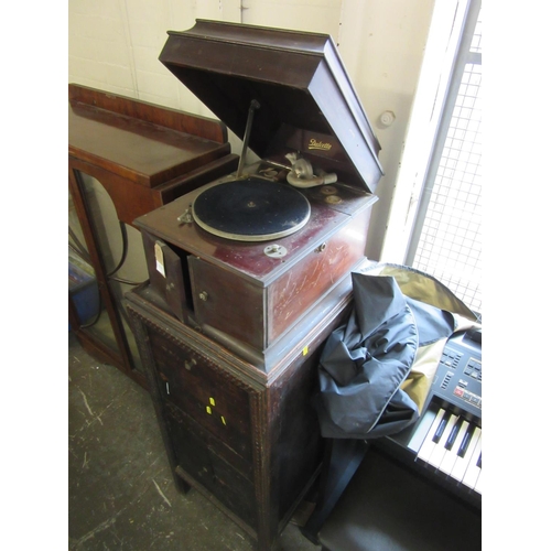 487A - DULCETTA GRAMOPHONE CABINET