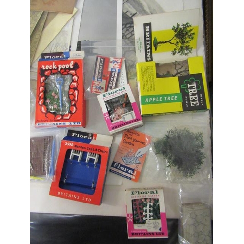 21 - BOX OF BRITAINS MINIATURE GARDEN ITEMS