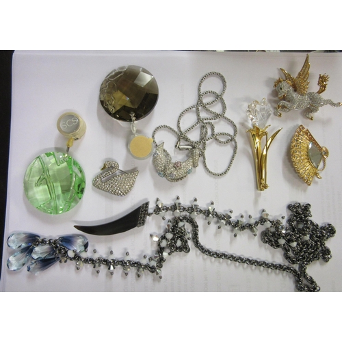 215 - QUANTITY OF SWAROVSKI JEWELLERY