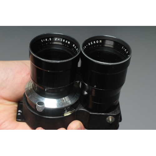 487 - A MAMIYA C220 CAMERA with Mamiya-Sekor 1:4.5 f=18cm dual lens (Est. plus 24% premium inc. VAT)