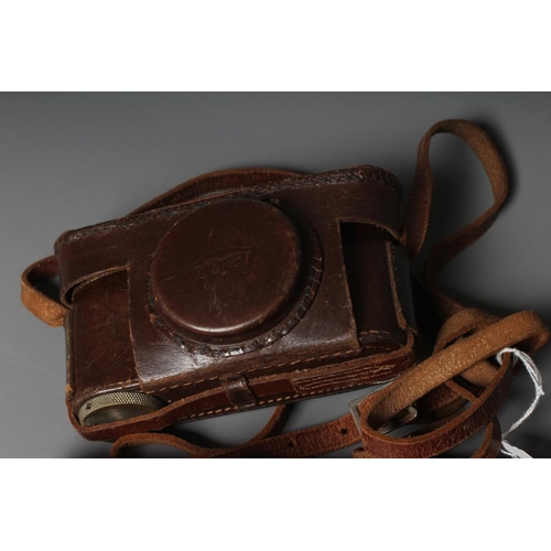 491 - A LEICA CAMERA, no. 263731, with Leitz Elmar f=5cm 1:35 lens, leather case and manual (Est. plus 24%... 