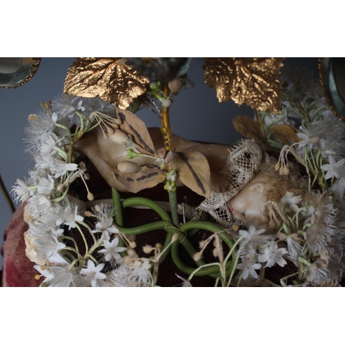 503 - A GLOBE DE MARIEE, French 19th century, the ivy leaf stamped gilt metal wirework frame centred by a ... 