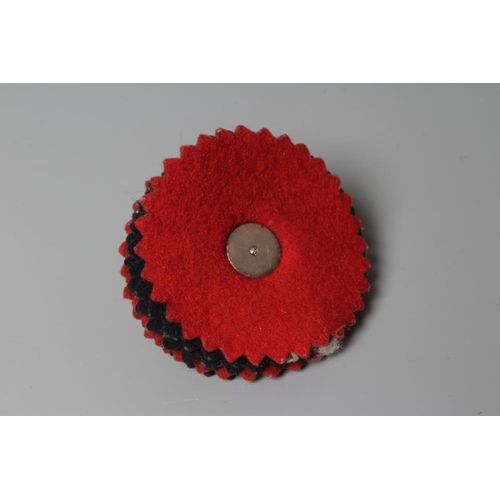 150 - AN EDWARDIAN SILVER NOVELTY PIG PEN WIPE by Sampson Mordan, Chester 1908, 1 1/4