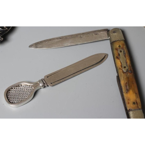151 - AN EARLY VICTORIAN FOLDING FRUIT KNIFE by John Oxley, Sheffield 1847, with engraved silver blade and... 