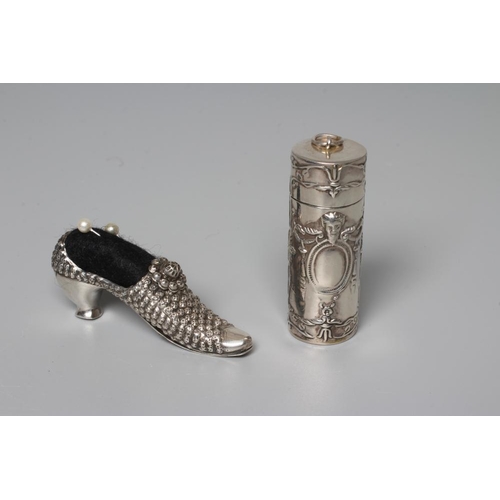 152 - A LATE VICTORIAN SILVER NOVELTY SHOE PIN CUSION, no maker's mark, Birmingham 1900, with Louis heel a... 