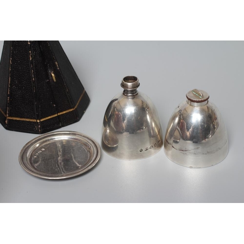 174 - A VICTORIAN SILVER TRAVELLING COMMUNION SET by Hilliard & Thomason, Birmingham 1876, the plain U bow... 