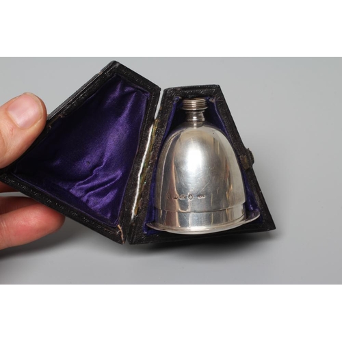 174 - A VICTORIAN SILVER TRAVELLING COMMUNION SET by Hilliard & Thomason, Birmingham 1876, the plain U bow... 