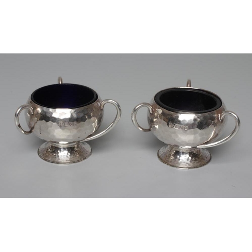 187 - A PAIR OF EDWARDIAN SILVER NOVELTY GOLF BALL SALTS by Vale Brothers & Sermon, Chester 1907, with thr... 