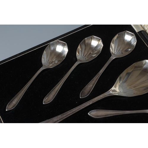 193 - A SET OF SIX GEORGE V SILVER ART DECO FRUIT SPOONS WITH MATCHING SERVER by Viners, Sheffield 1933, 8... 