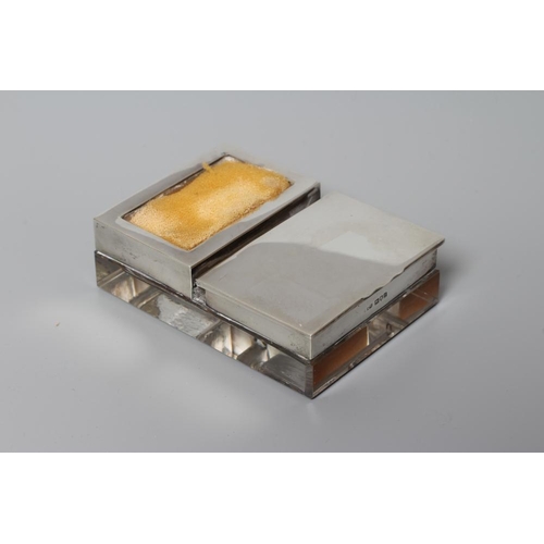 148 - OF PHILATELIC INTEREST - A GEORGE V SILVER MOUNTED GLASS STAMP BOX by Stuart Clifford & Co., London ... 