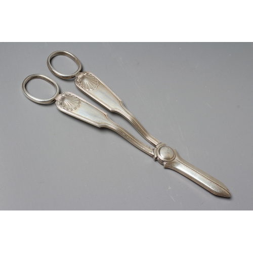 115 - A PAIR OF LATE VICTORIAN SILVER KINGS PATTERN GRAPE SCISSORS by Mappin & Webb, Sheffield 1896, 3ozs ... 