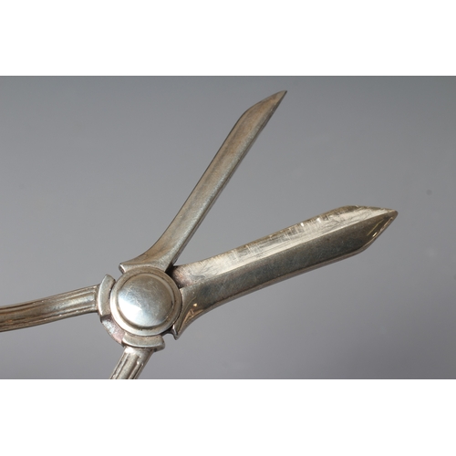 115 - A PAIR OF LATE VICTORIAN SILVER KINGS PATTERN GRAPE SCISSORS by Mappin & Webb, Sheffield 1896, 3ozs ... 