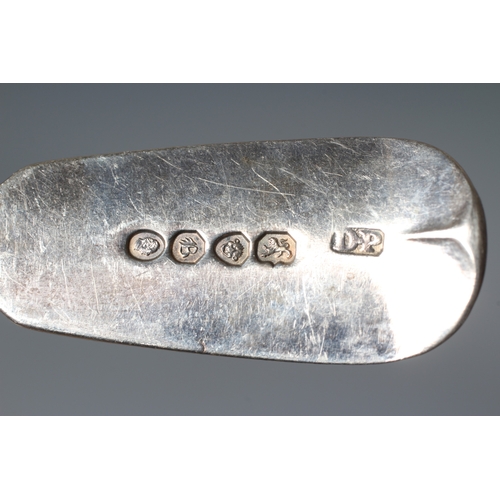 139 - A SET OF SIX WILLIAM IV SILVER FIDDLE PATTERN DESSERT SPOONS by David Phillips, London 1837, engrave... 