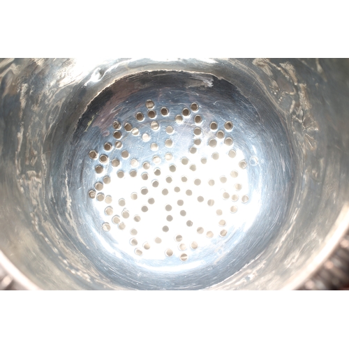 174 - A GEORGE IV SILVER WINE FUNNEL, maker's mark possibly WE, London 1829, with everted gadrooned rim an... 