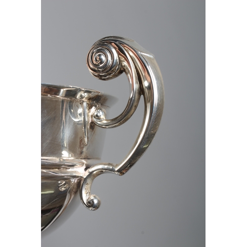 181 - AN EDWARD VII SILVER SMALL TROPHY ROSE BOWL by Walker & Hall, Sheffield 1908, with two bifurcated lo... 