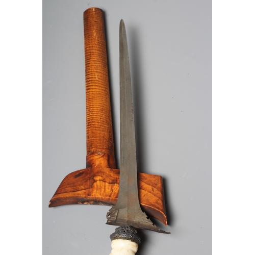 381 - A MALAY KRIS, 19th century, the 15 3/4