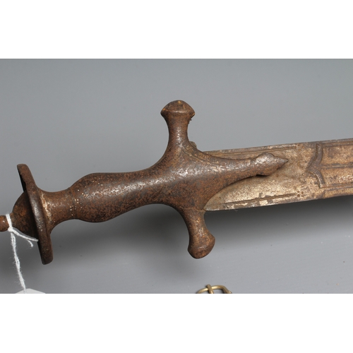 383 - AN INDIAN TALWAR, 19th century, the 28 3/4
