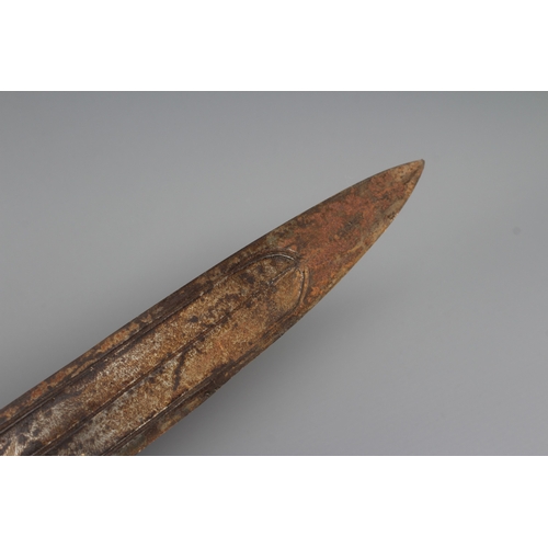 383 - AN INDIAN TALWAR, 19th century, the 28 3/4