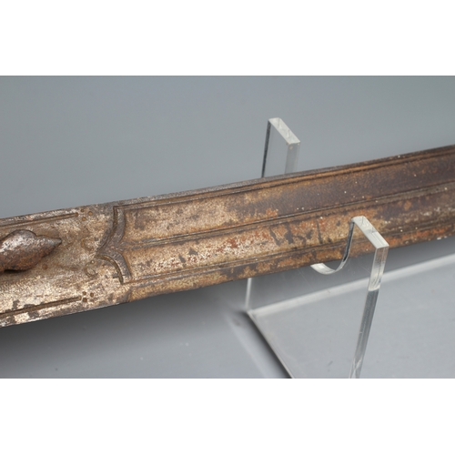 383 - AN INDIAN TALWAR, 19th century, the 28 3/4