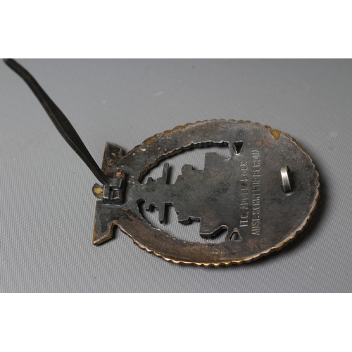 393 - A GERMAN THIRD REICH HIGH SEA FLEET BADGE, with Fec. Adolf Bock maker's mark, and vertical hinged pi... 