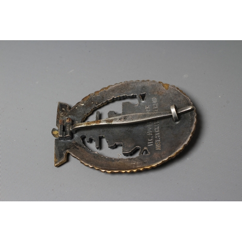 393 - A GERMAN THIRD REICH HIGH SEA FLEET BADGE, with Fec. Adolf Bock maker's mark, and vertical hinged pi... 