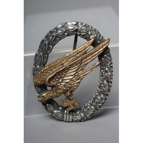398 - A GERMAN THIRD REICH PARATROOPER BADGE with vertical pin, unmarked