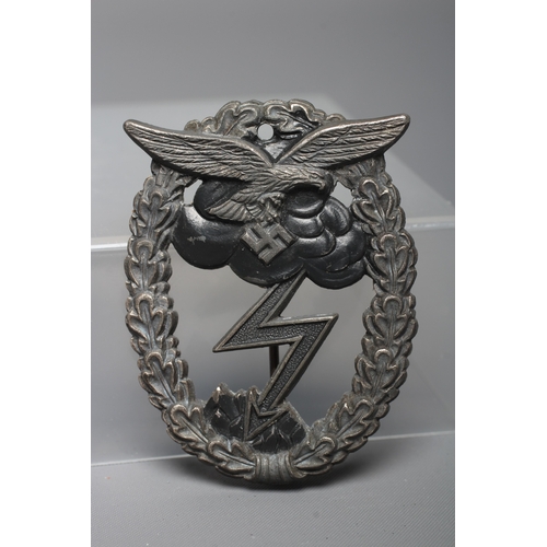 399 - A GERMAN LUFTWAFFE GROUND ASSAULT BADGE with vertical pin, unmarked