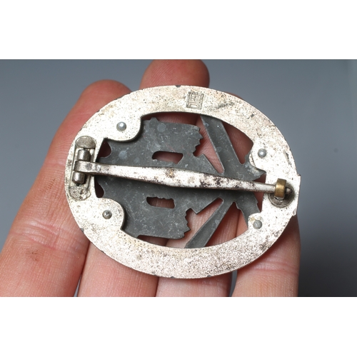 405 - A GERMAN THIRD REICH ASSAULT BADGE FOR 50 ENGAGEMENTS with JFS maker's marks, and vertical pin with ... 