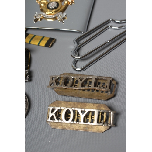 433 - A FAMILY OF MEDALS AWARDED TO UNCLE AND NEPHEW both of the King's Own Light Infantry, comprising an ... 