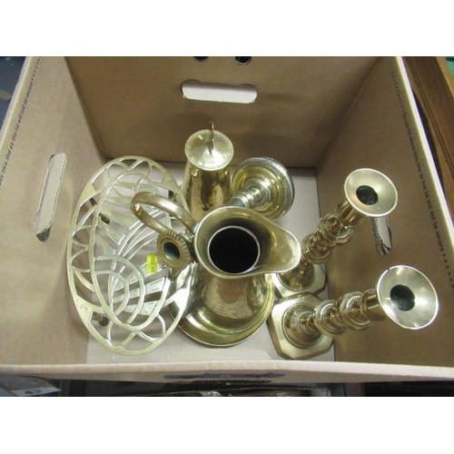 437 - BOX OF BRASS WARE INCLUDING TRIVET AND CANDLESTICKS
