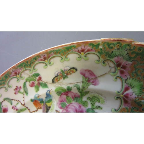 1 - A SET OF FOUR CANTONESE PORCELAIN FAMILLE ROSE PLATES painted with four panels of figures and birds ... 