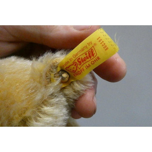 123 - Two Steiff collector's teddy bears, comprising a 10 1/2