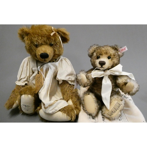 124 - Steiff Musical teddy bear, with two tone plush, wind-up music box, notes sewn to foot, original bag,... 
