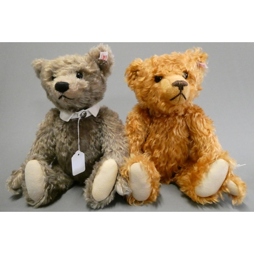 125 - Two Steiff collector's growling teddy bears, comprising a 15 1/2