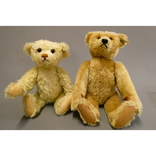 127 - Two Steiff collector's teddy bears, comprising a 16 1/2