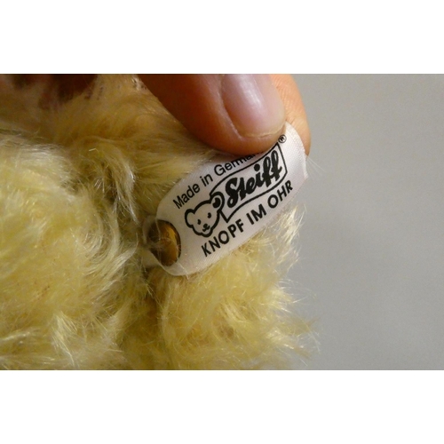 127 - Two Steiff collector's teddy bears, comprising a 16 1/2