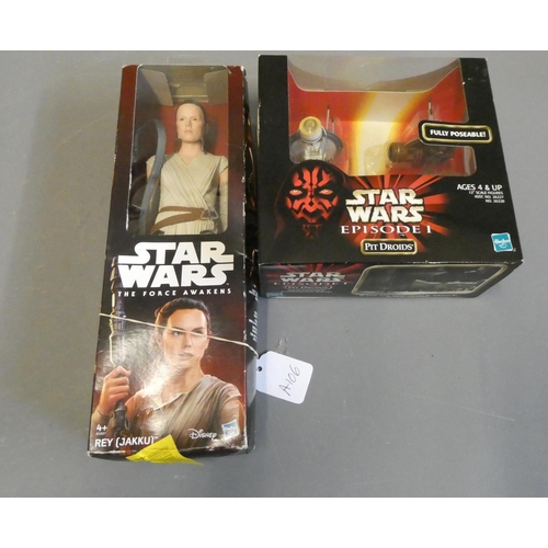 325 - Two modern Hasbro Star Wars figures Rey and 2 Pit Droids, boxed, excellent