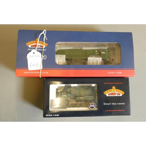 524 - Bachmann Class 20 in BR green D8028 and Class 08 D3963 in weather green, boxed, excellent