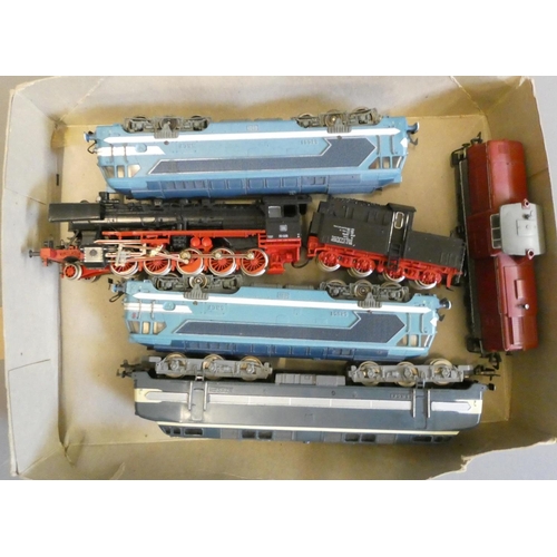 553 - Five Fleischmann HO locomotives comprising Class 50, 3 SNCF diesels and DB V100 shunter, all have ea... 