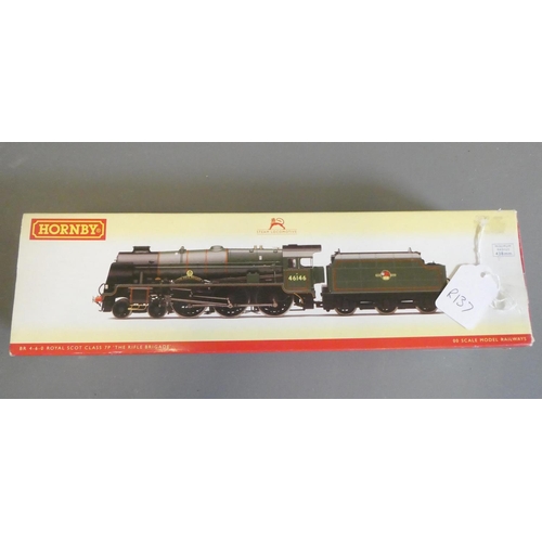 559 - Hornby Royal Scot The Rifle Brigade finished in British Railways lined green livery 46146, factory f... 
