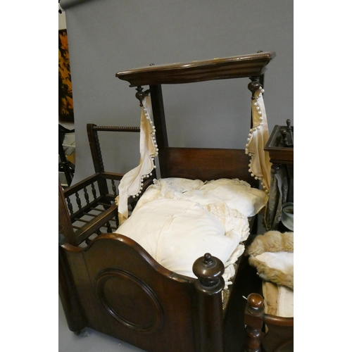 104 - Three antique doll's beds, all of wood construction, comprising two half testers and one with turned... 