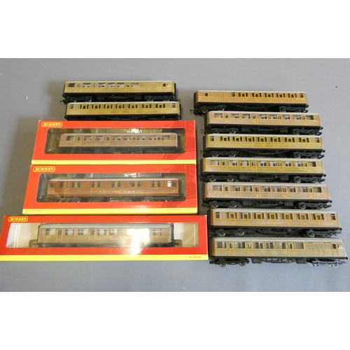 541 - Twelve Hornby LNER teak coaches, three items boxed, good