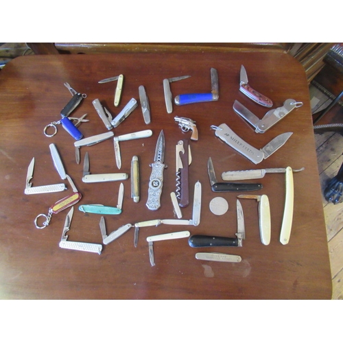 24 - BOX OF PEN KNIVES