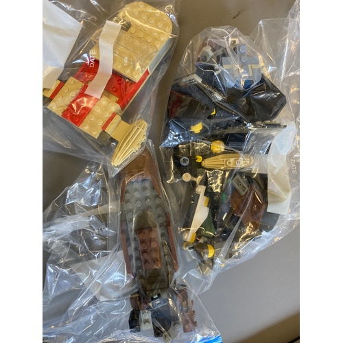 317 - A large quantity of Lego Star Wars figures and models. All recent issue items in plastic bags with f... 