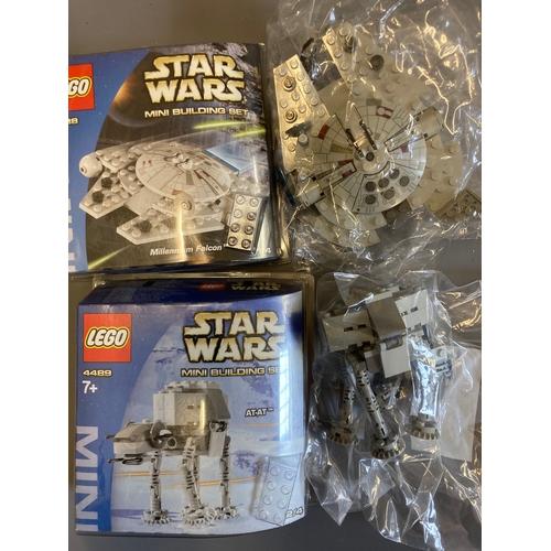 317 - A large quantity of Lego Star Wars figures and models. All recent issue items in plastic bags with f... 